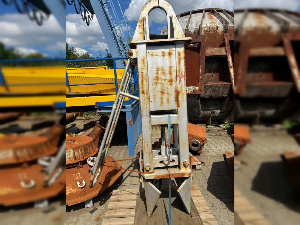 25 04145 FR